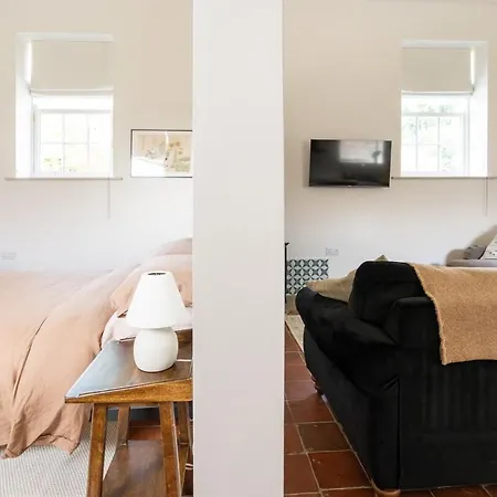 Beautifully Renovated Former Chapel Near York Lejlighed *