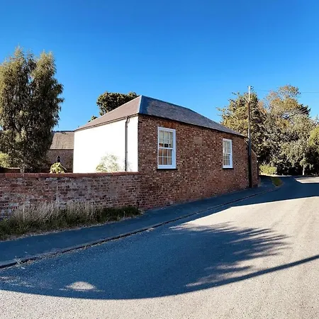 Beautifully Renovated Former Chapel Near York Lejlighed *
