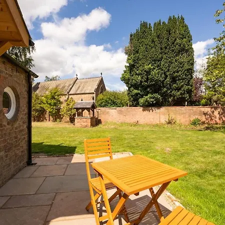 Beautifully Renovated Former Chapel Near York Lejlighed Warthill